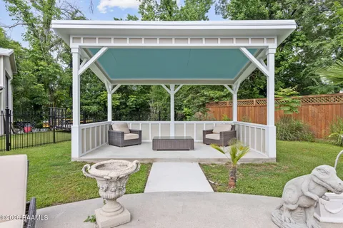 $775,000 | 103 Flossmore Drive, Lafayette, LA 70508