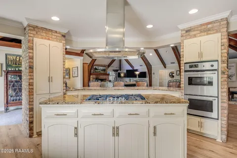 $775,000 | 103 Flossmore Drive, Lafayette, LA 70508