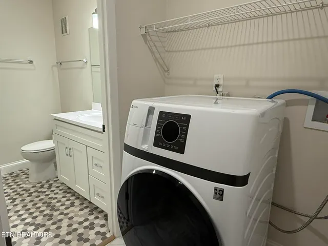 $1,695 | 5709 Lyons View Pike, Unit 3104, Knoxville, TN 37919