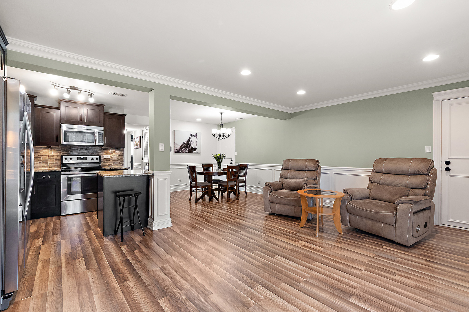 9654 Nottingham Avenue, Unit 1C Chicago Ridge, IL 60415 - Photo 12 of 27 Gallery Image 12