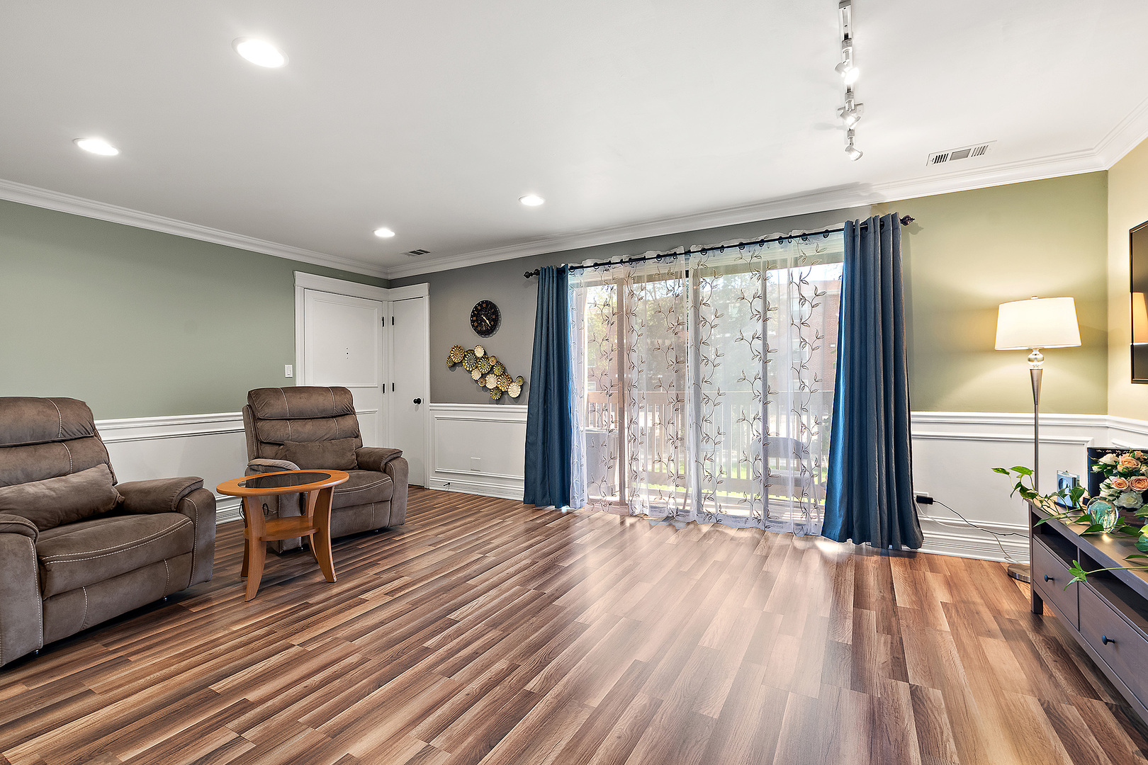 9654 Nottingham Avenue, Unit 1C Chicago Ridge, IL 60415 - Photo 13 of 27 Gallery Image 13