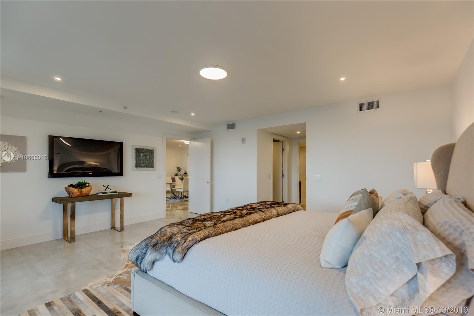 327 East Royal Palm Road, Unit 402 Boca Raton, FL 33432 - Photo 12 of 19