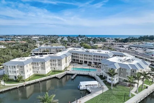 $450,000 | 5325 Marina Drive, Unit 423, Holmes Beach, FL 34217