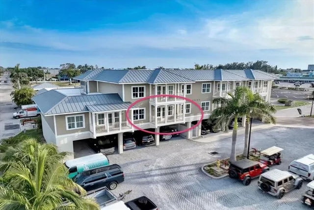 a view of a terrace with sky view