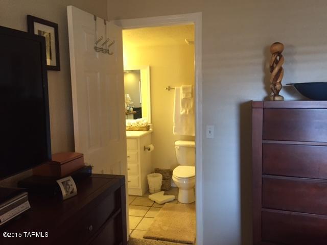 1200 East River Road, Unit J118 Tucson, AZ 85718 - Photo 10 of 21