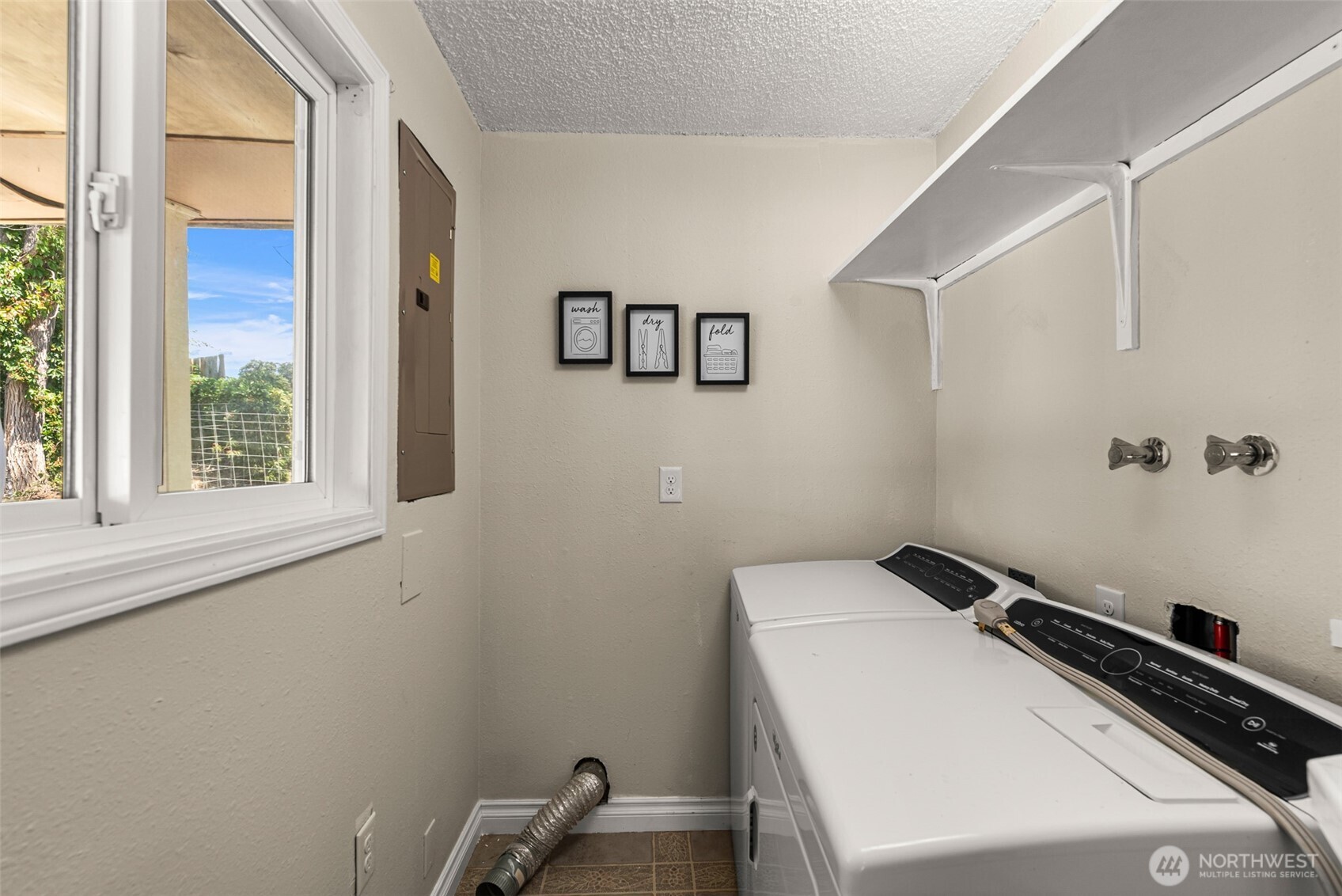 593 Rolfs Place East Wenatchee, WA 98802 - Photo 9 of 40