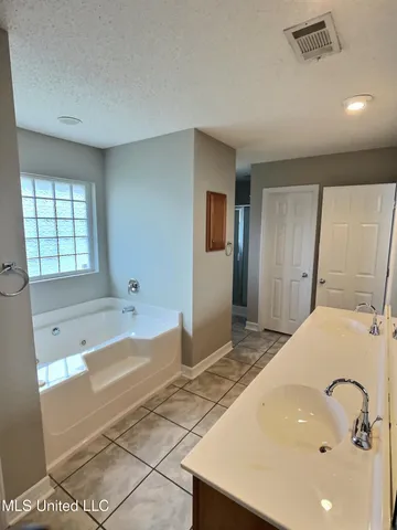 $2,800 | 14867 East Shadow Creek Drive, Biloxi, MS 39532