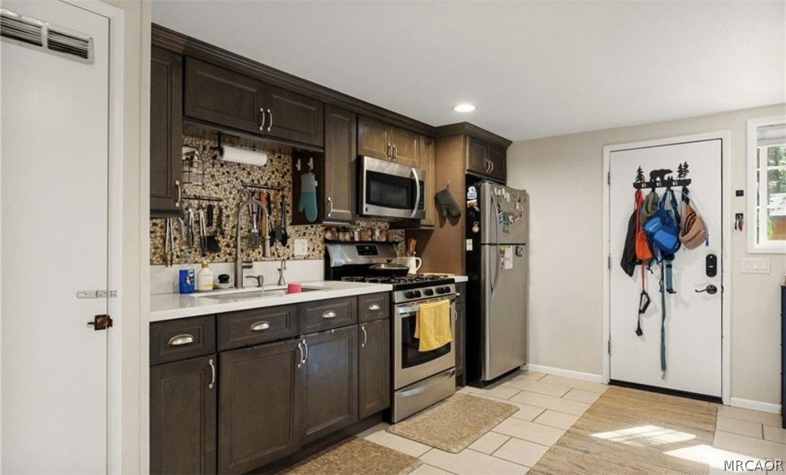 42651 La Placida Avenue Big Bear Lake, CA 92315 - Photo 10 of 15 Gallery Image 10