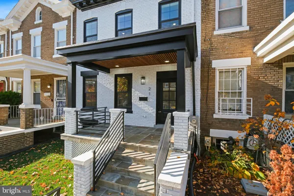 $1,599,999 | 21 16th Street Southeast, Washington, DC 20003
