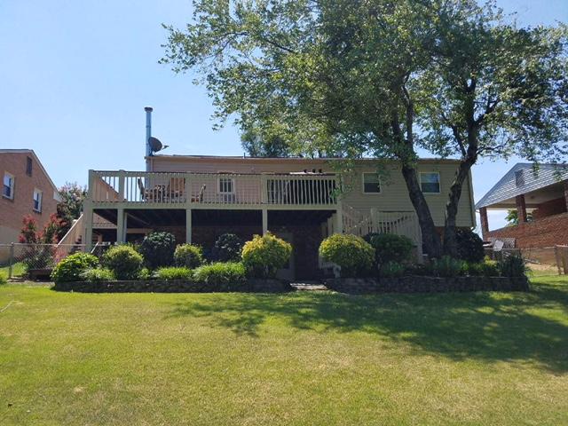 5423 Twilight Road Roanoke, VA 24019 - Photo 2 of 23 a front view of a house with garden