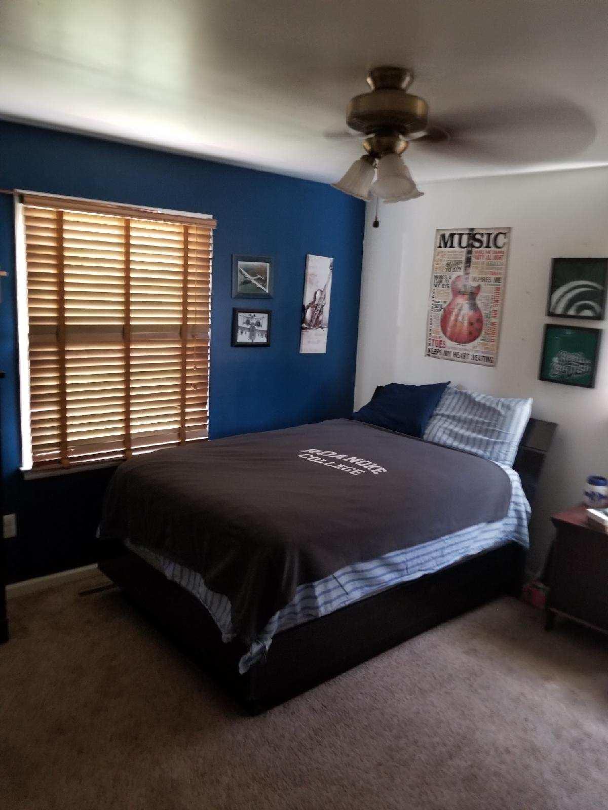 5423 Twilight Road Roanoke, VA 24019 - Photo 15 of 23 a bedroom with a bed and a window