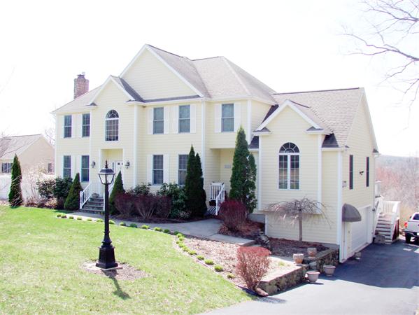 77 Albee Road Uxbridge, MA 01569 - Photo 1 of 29 Gallery Image 1