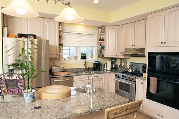 77 Albee Road Uxbridge, MA 01569 - Photo 4 of 29 Gallery Image 4