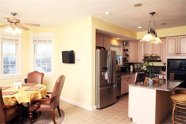 77 Albee Road Uxbridge, MA 01569 - Photo 5 of 29 Gallery Image 5