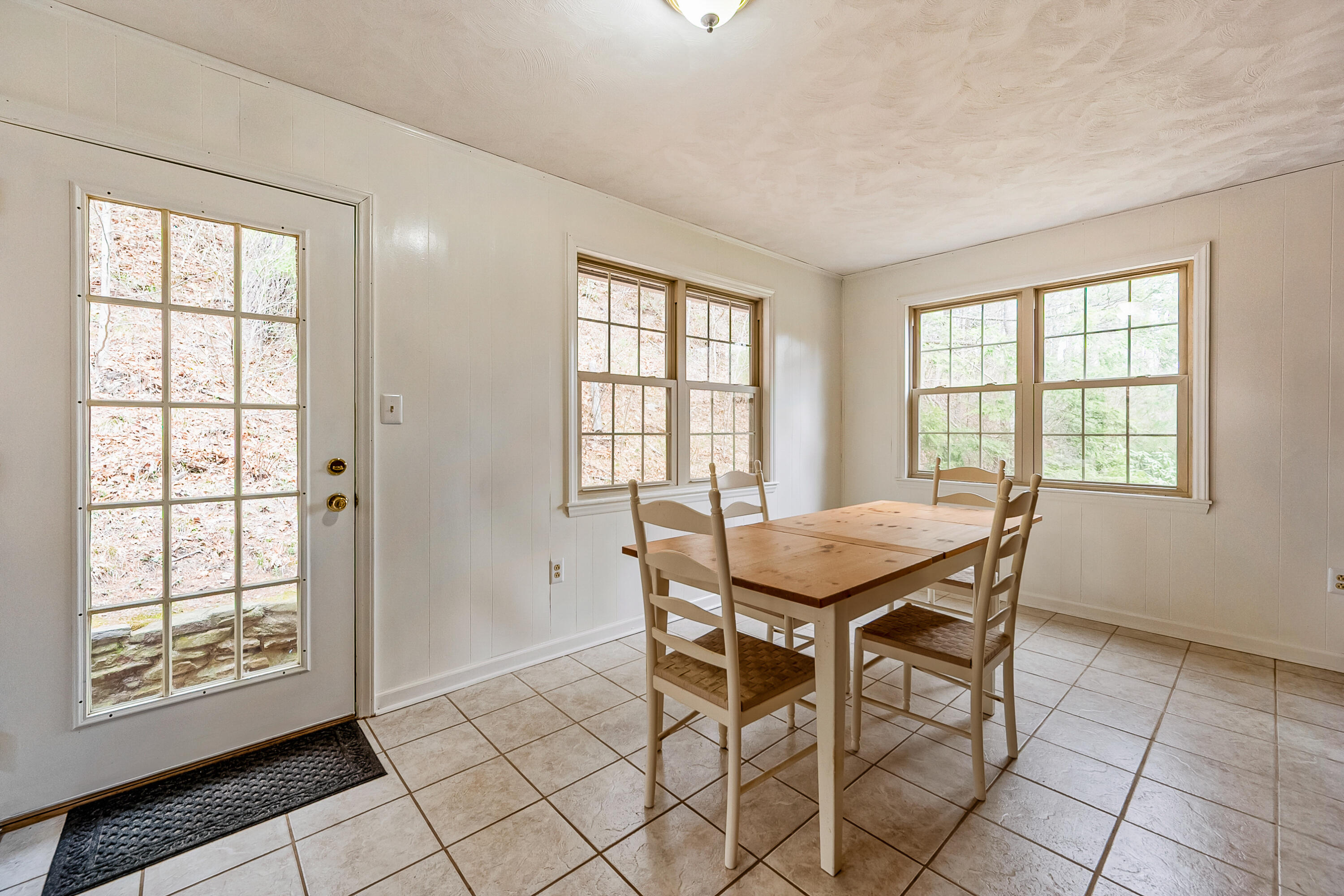 6071 Bradshaw Road Salem, VA 24153 - Photo 15 of 44 d10