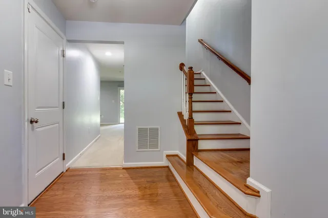 $479,900 | 7318 Freebird Lane, Elkridge, MD 21075