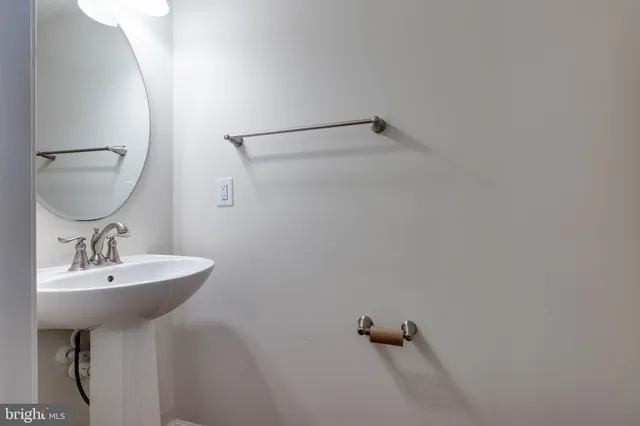 $479,900 | 7318 Freebird Lane, Elkridge, MD 21075