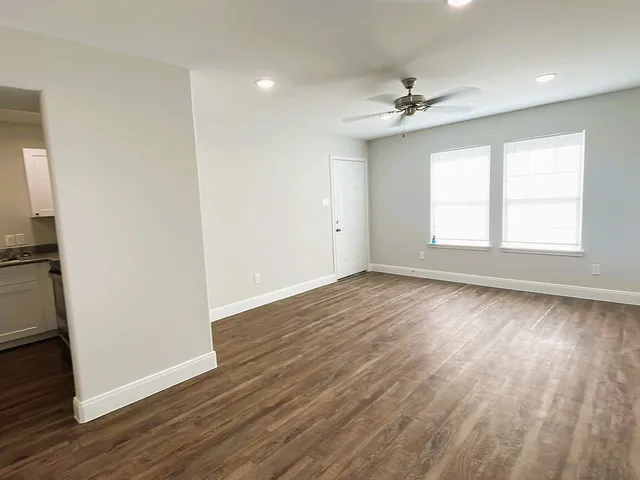 $1,200 | 711 South Houston Avenue, Unit B, Humble, TX 77338