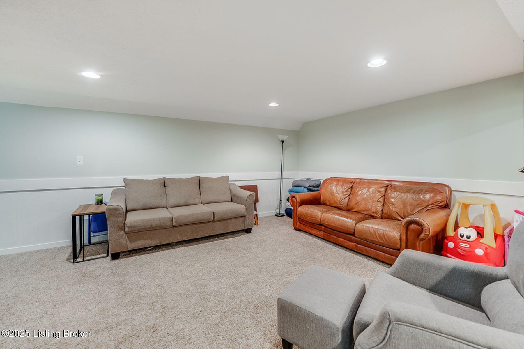 7107 Fld Rdg Court Louisville, KY 40291 - Photo 23 of 46 photo_online_022