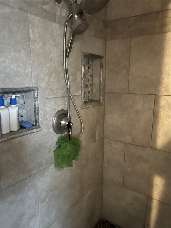 8353 East Main Road Le Roy, NY 14482 - Photo 7 of 35