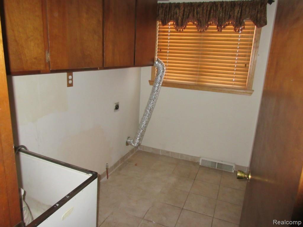 195 Boyken Road Rochester Hills, MI 48307 - Photo 7 of 40