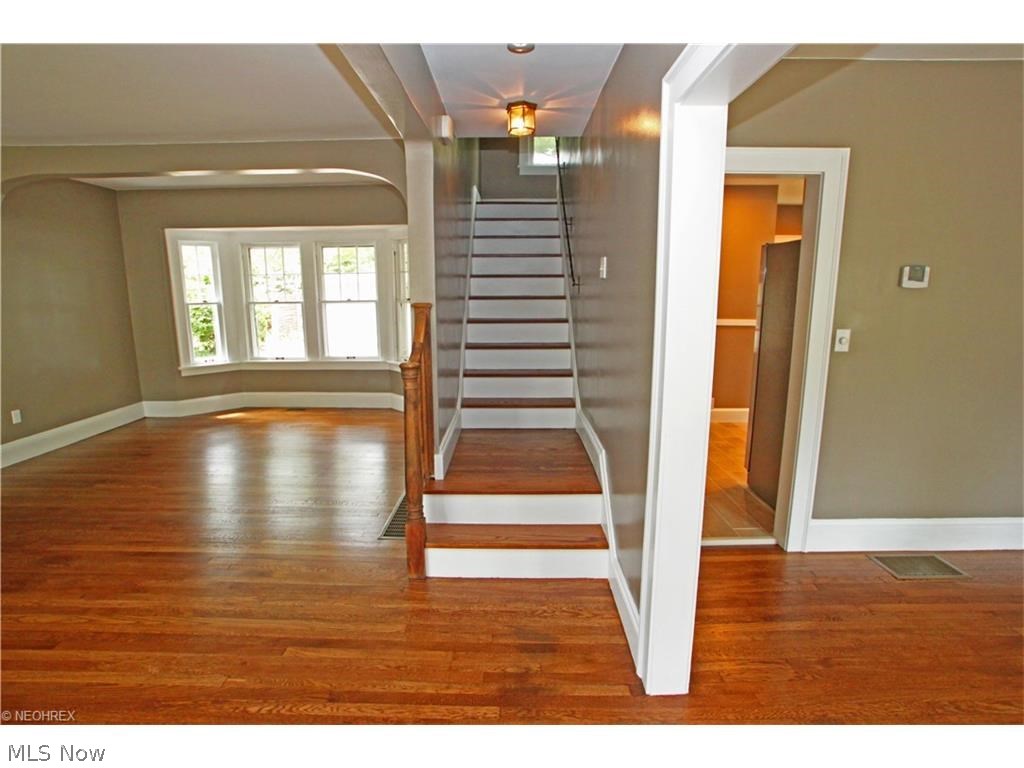 3280 Stockholm Road Cleveland, OH 44120 - Photo 4 of 35
