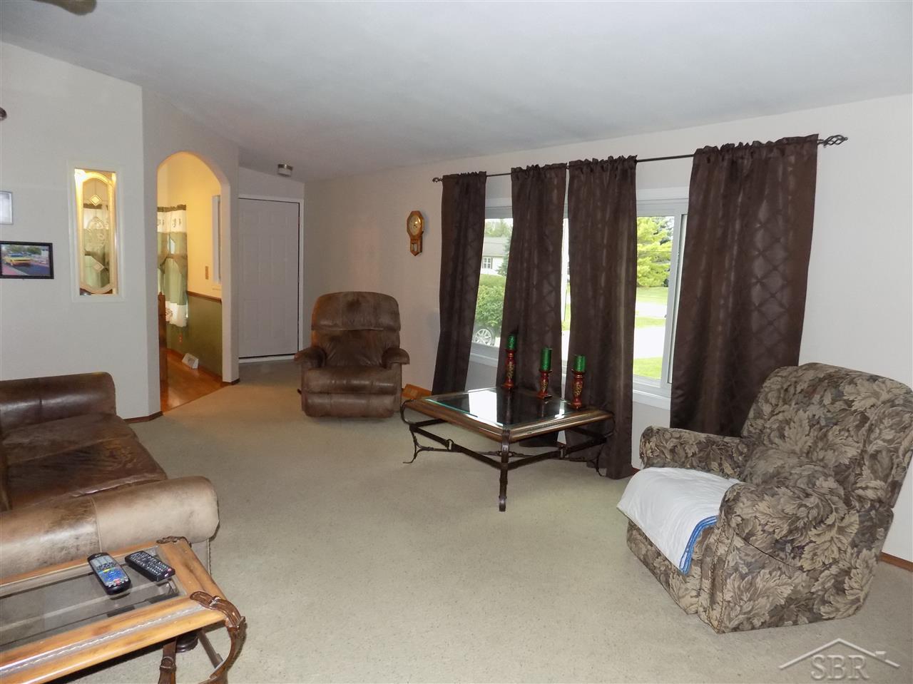 2244 South Reese Road Reese, MI 48757 - Photo 6 of 16 50022729-5.JPG