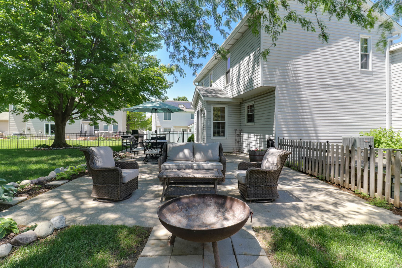 3203 Eagle Crest Road Bloomington, IL 61704 - Photo 42 of 52 a outdoor space with furniture and garden