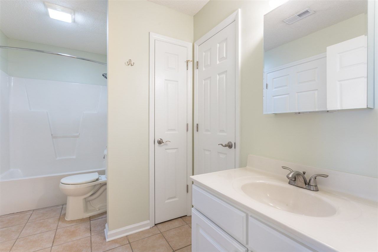 2500 Huntscroft Lane, Unit 100 Raleigh, NC 27617 - Photo 20 of 30 Guest Full Bath
