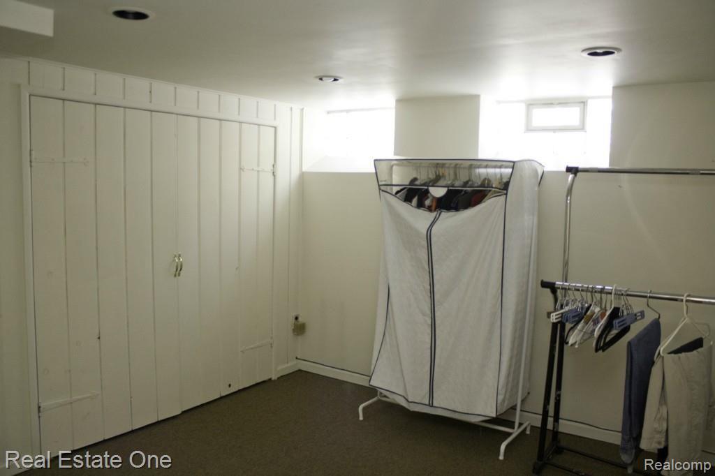 3630 Rockingham Road Royal Oak, MI 48073 - Photo 17 of 21 IMG_1617.jpg
