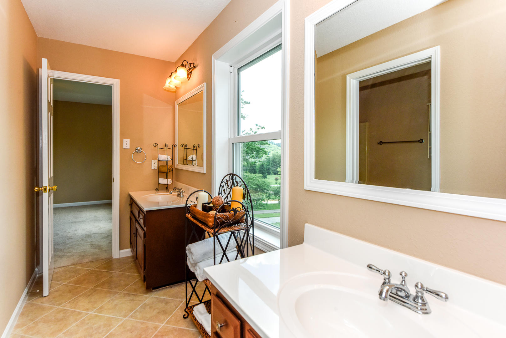 3230 Sam James Road Maryville, TN 37803 - Photo 24 of 37 2nd VIEW OF JACK & JILL BATH