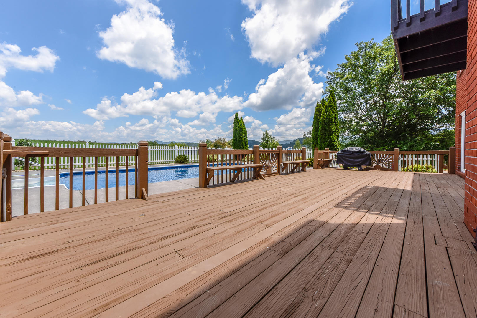 3230 Sam James Road Maryville, TN 37803 - Photo 31 of 37 DECK OPENS TO POOL