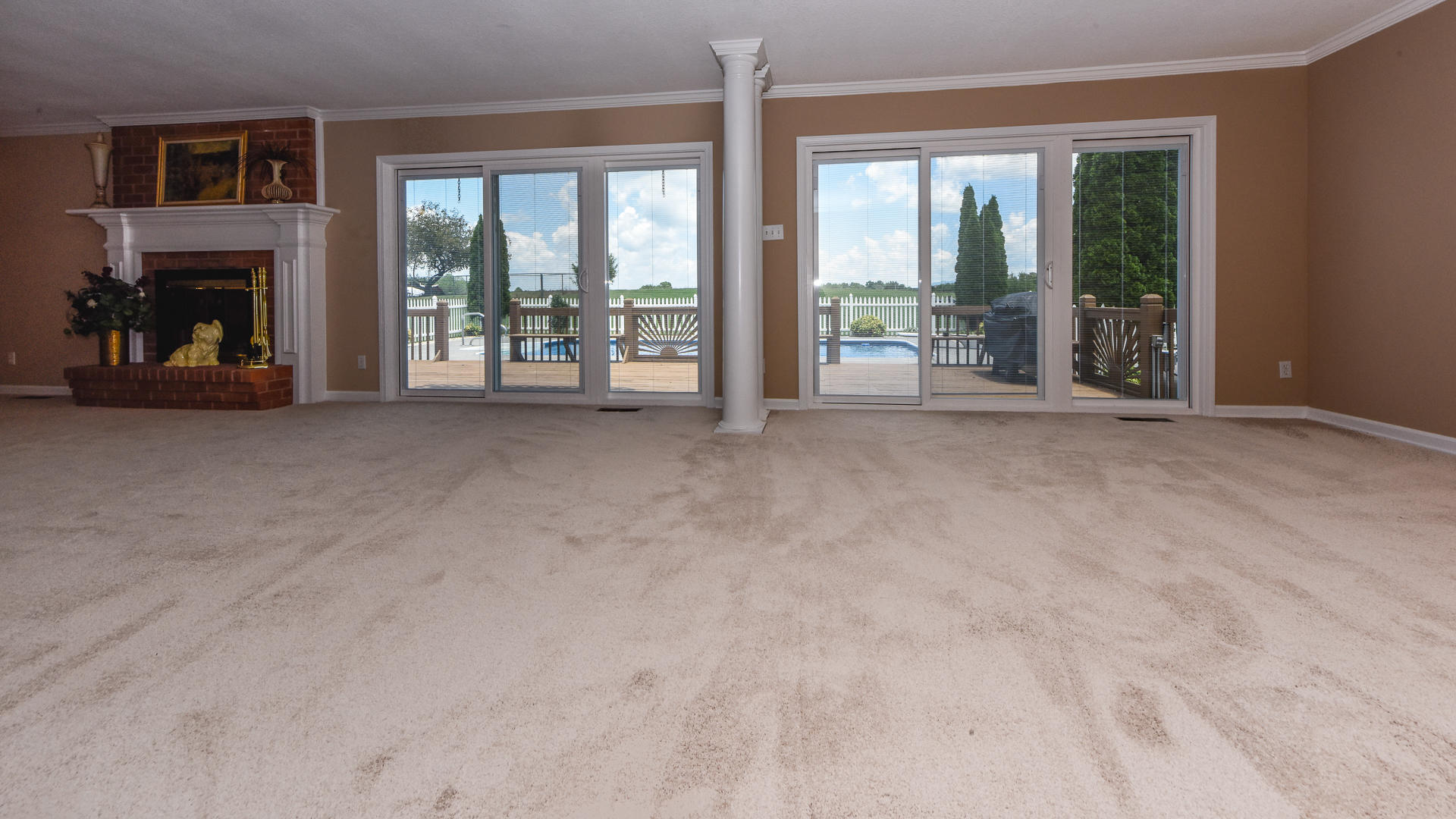 3230 Sam James Road Maryville, TN 37803 - Photo 6 of 37 FAMILY ROOM OPENS TO POOL