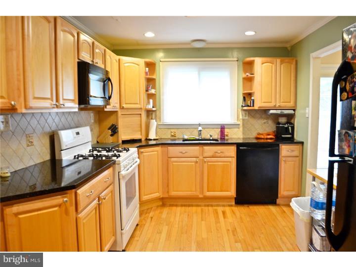 208 Kingsport Road Cherry Hill, NJ 08034 - Photo 1 of 17 Kitchen