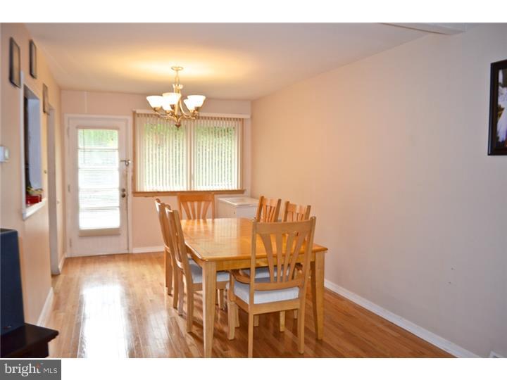 208 Kingsport Road Cherry Hill, NJ 08034 - Photo 3 of 17 Dining Room