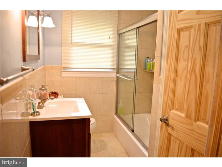 208 Kingsport Road Cherry Hill, NJ 08034 - Photo 8 of 17 Bathroom