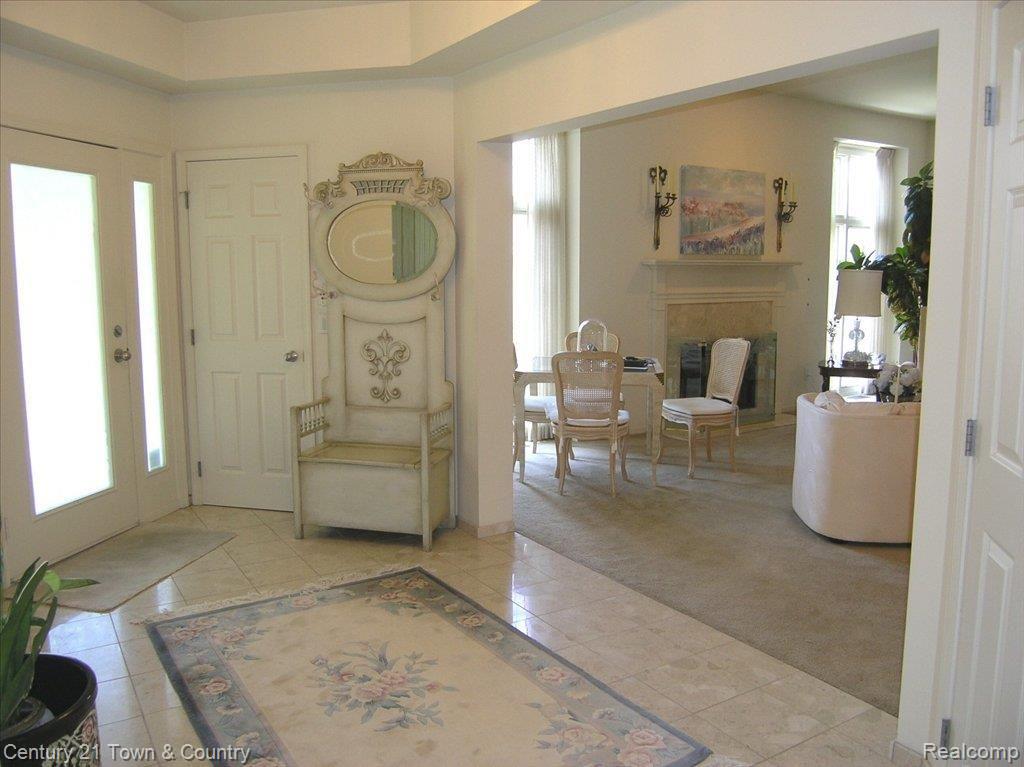 6575 Noble Road West Bloomfield, MI 48322 - Photo 2 of 22 Spacious Foyer