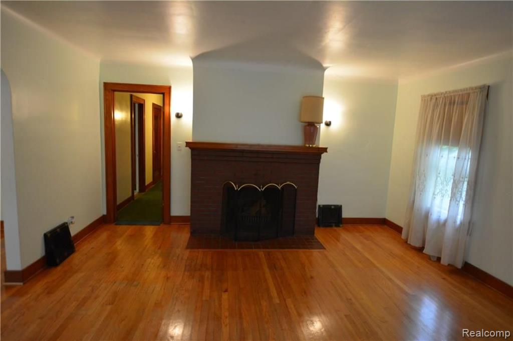 2016 Reid Road Grand Blanc, MI 48439 - Photo 9 of 25 Gallery Image 9