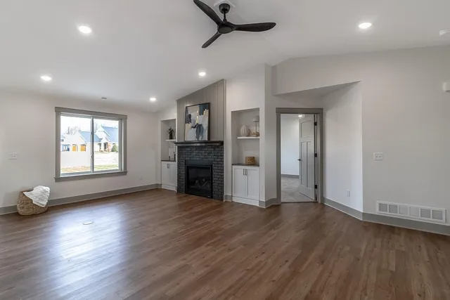 $529,900 | 309 Pinehurst Drive, Mankato, MN 56001