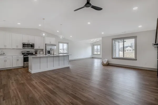 $529,900 | 309 Pinehurst Drive, Mankato, MN 56001