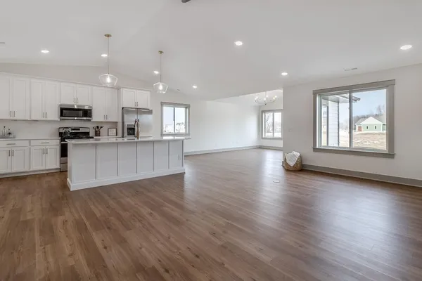 $529,900 | 309 Pinehurst Drive, Mankato, MN 56001