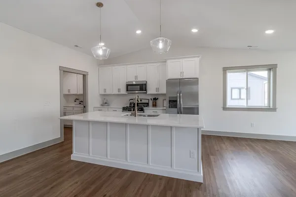 $529,900 | 309 Pinehurst Drive, Mankato, MN 56001