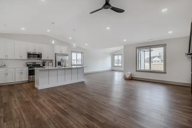 $529,900 | 309 Pinehurst Drive, Mankato, MN 56001