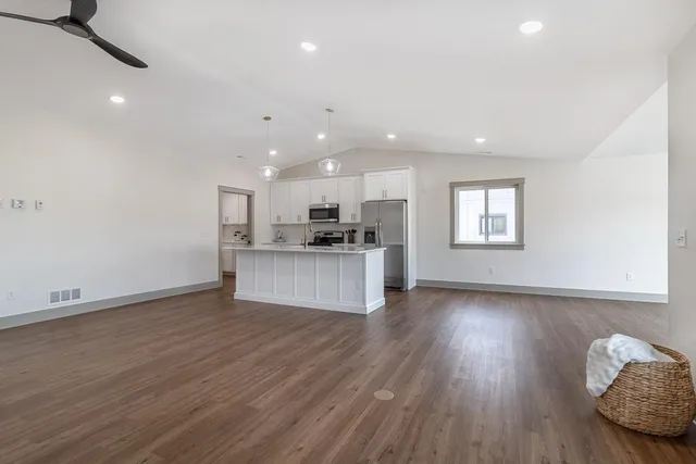 $529,900 | 309 Pinehurst Drive, Mankato, MN 56001