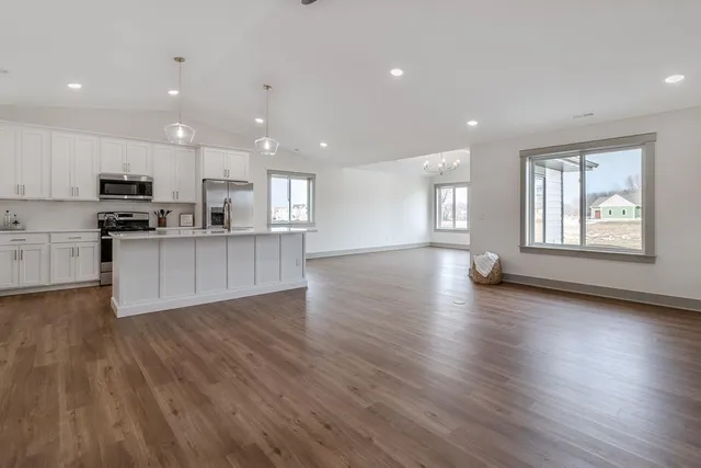 $529,900 | 309 Pinehurst Drive, Mankato, MN 56001