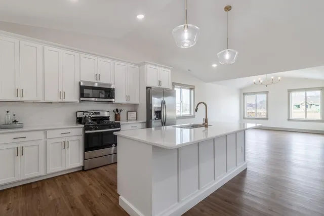 $529,900 | 309 Pinehurst Drive, Mankato, MN 56001