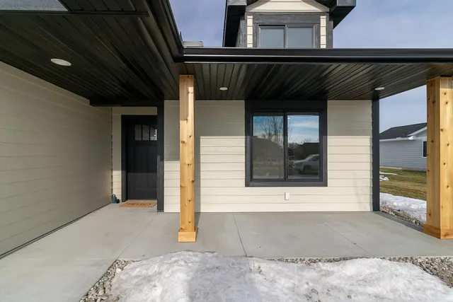 $529,900 | 309 Pinehurst Drive, Mankato, MN 56001