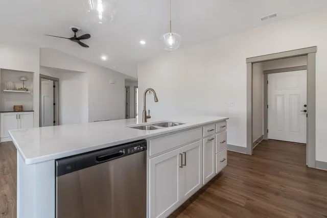 $529,900 | 309 Pinehurst Drive, Mankato, MN 56001