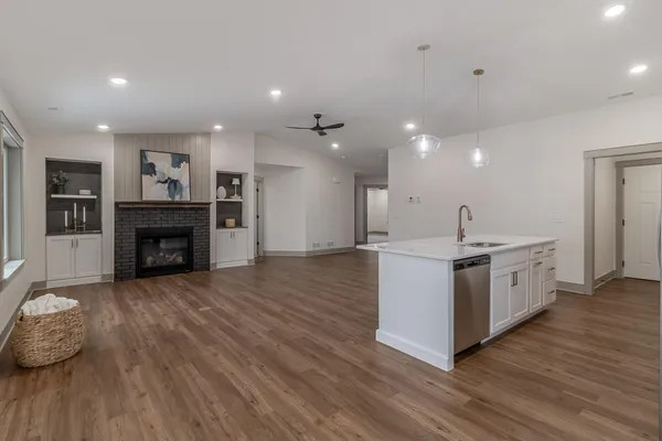 $529,900 | 309 Pinehurst Drive, Mankato, MN 56001