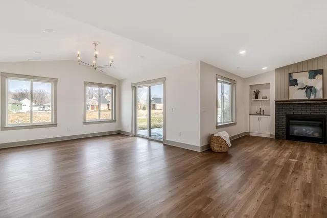 $529,900 | 309 Pinehurst Drive, Mankato, MN 56001